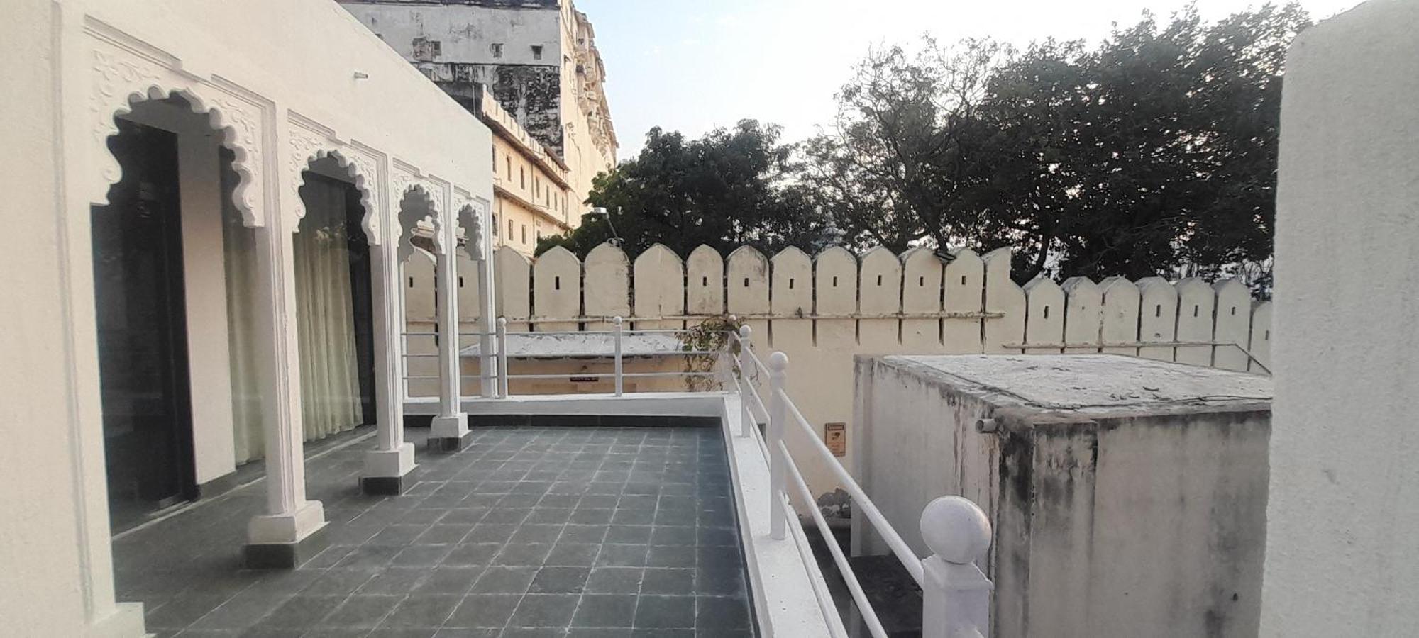 Paddy'S Loft The Lake View Hostel Udaipur Zimmer foto